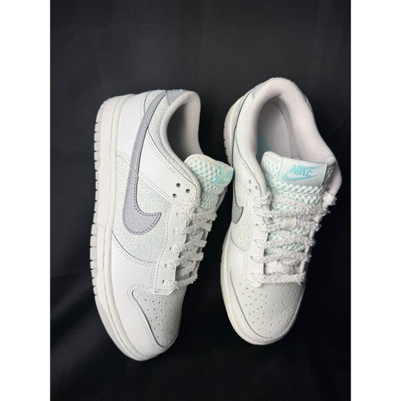 H65- SIZE 7.5 MEN\'S= 9 WOMEN\'S NIKE DUNK LOW RETRO SUMMIT WHITE/METALLIC SILVER main image 8